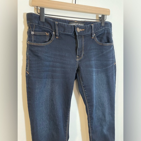 Express Super Soft Super Skinny Low Rise Blue Jean Size 6 Stretchy Dark Wash EUC - Picture 3 of 9